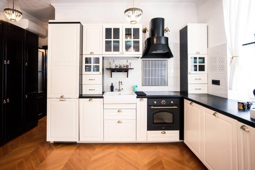 ספליט Luxurious Apartment Bella Lux In City Center With Free Parking Included! מראה חיצוני תמונה